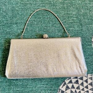 Vintage Silver Metallic Evening Clutch Purse Rhinestone Clasp Chain Strap